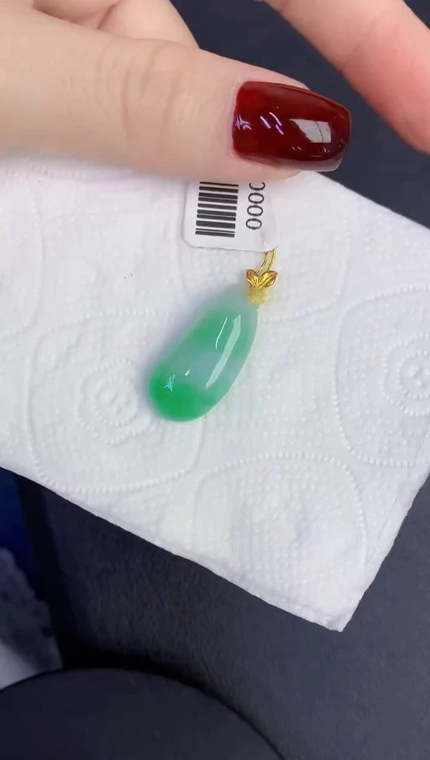 颈饰18K金镶嵌翡翠缅甸天然翡翠A货