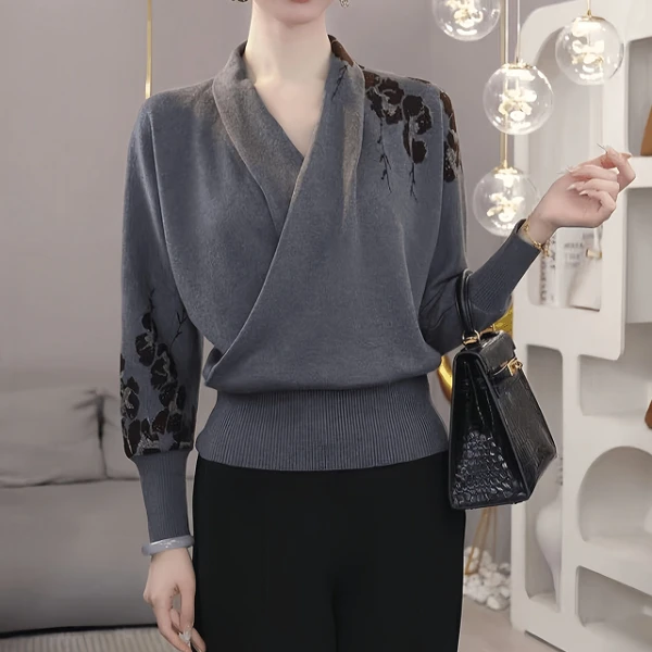 2025秋冬新款高级感套头毛衣洋气减龄时尚灰色V领针织打底衫上衣