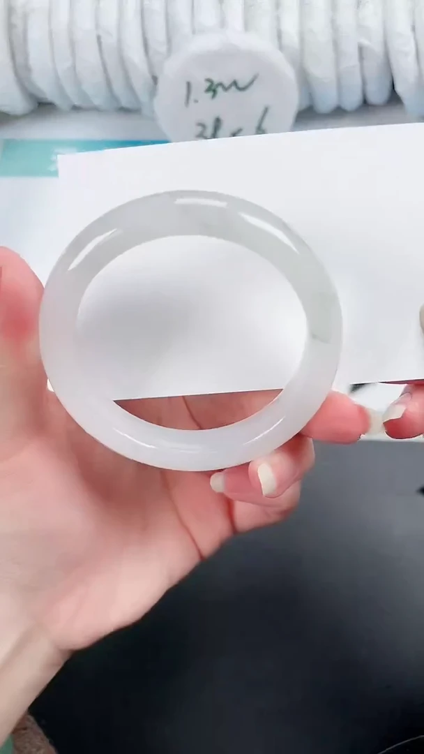 【闪购商品】石英质玉手镯未镶嵌92-56.3