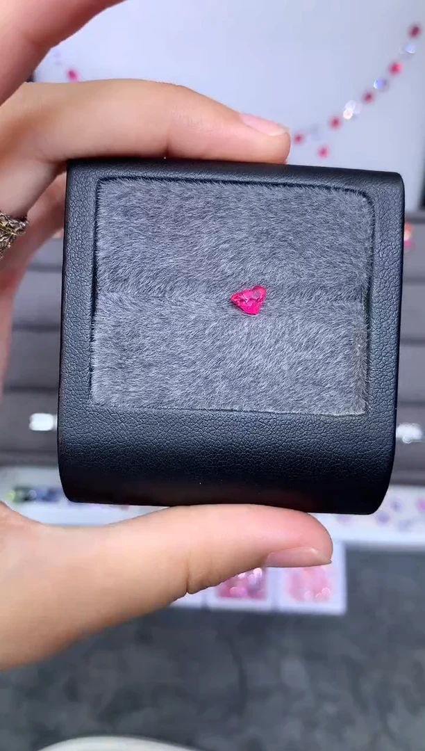 定制尖晶石裸石未镶嵌纳米亚 原矿0.52ct