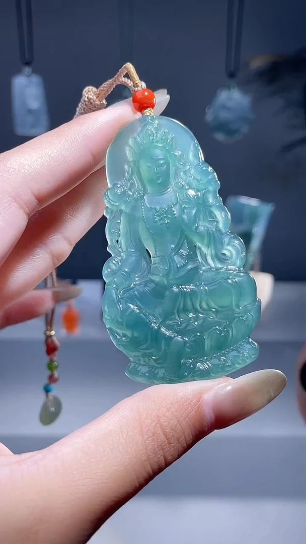 颈饰未镶嵌翡翠度母