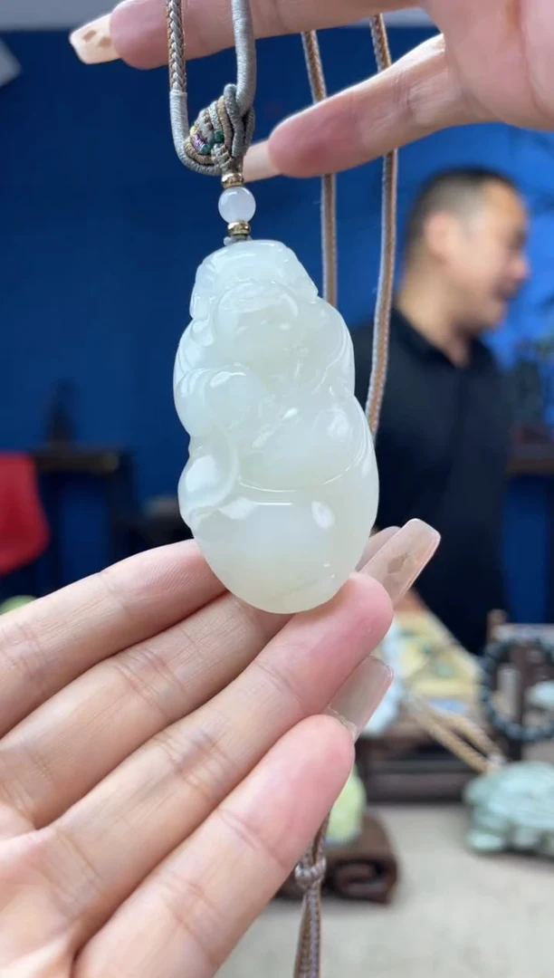和田玉未镶嵌颈饰1
