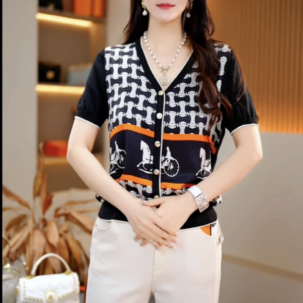 【轻车快马】TT HAN ER 夏季新品黑色系列时尚V领短袖开衫-168
