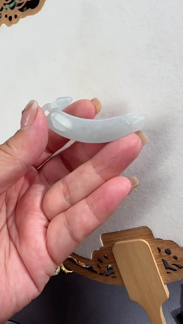 翡翠未镶嵌颈饰吊坠