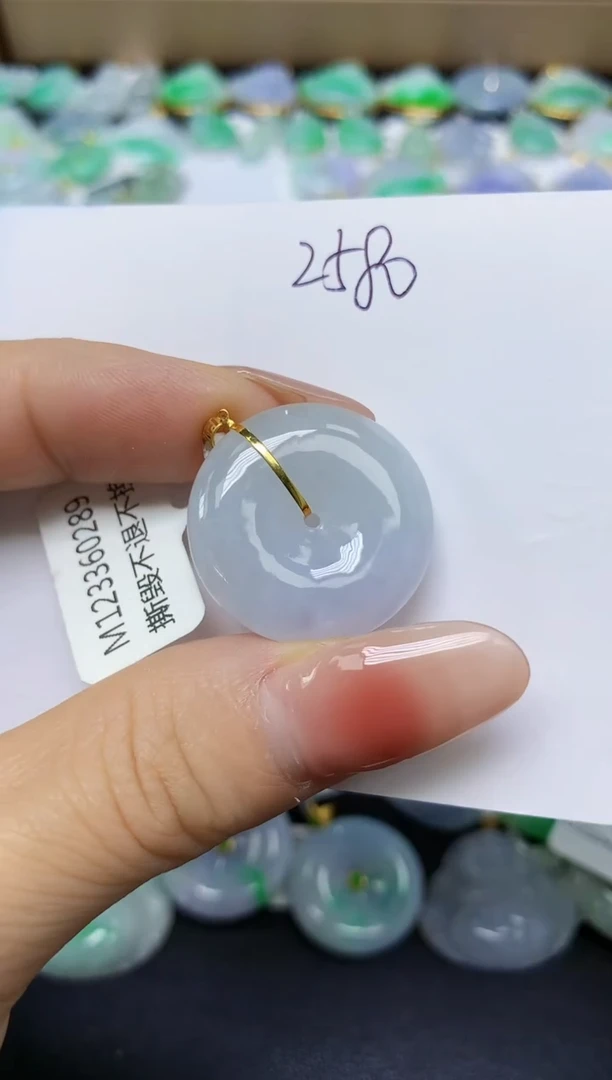 翡翠18K金镶嵌颈饰 天然缅甸翡翠A货