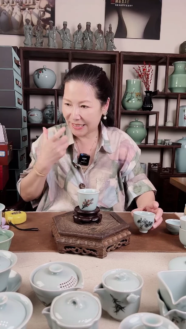 釉中彩 梅花画 直口杯