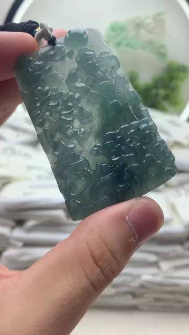 颈饰未镶嵌翡翠山水财神