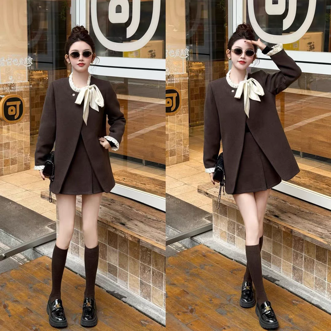 静奢风秋冬新款简约设计感时尚气质夹棉圆领系带磨毛外套短裙套装