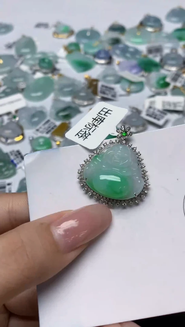 颈饰18K金镶嵌翡翠天然缅甸a货翡翠百元以上9元证书费自理