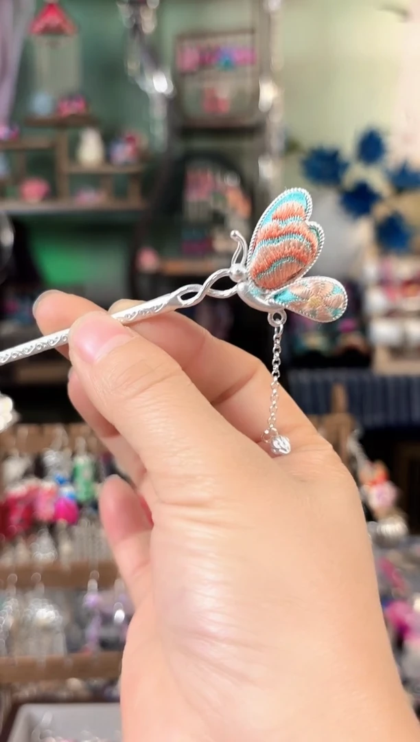 彩云南阁非遗老绣饰品592*