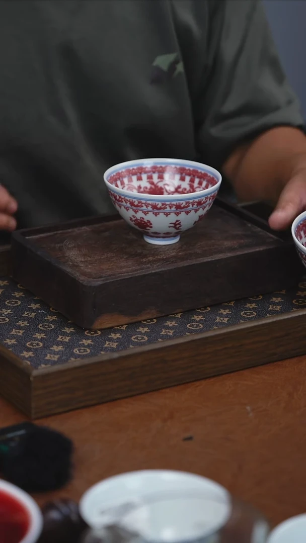 迃*幵青花釉里红宝相鸡心杯