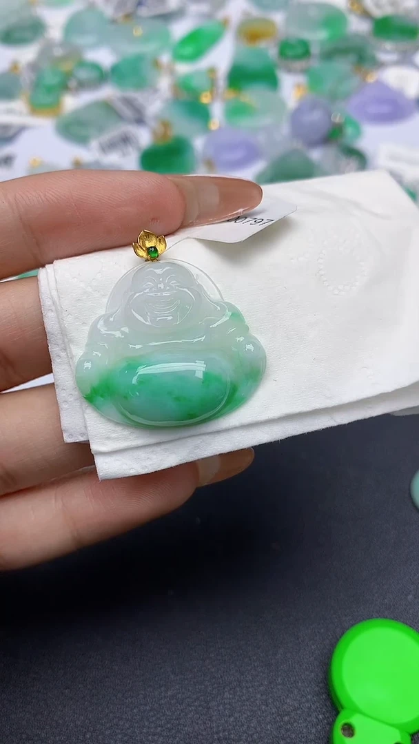 颈饰18K金镶嵌翡翠A货假一赔三支持复检百元上九元证书费自理