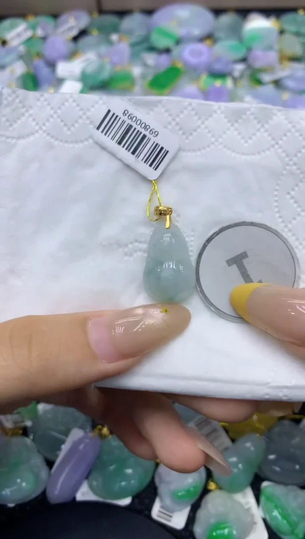 颈饰未镶嵌翡翠天然缅甸翡翠A货