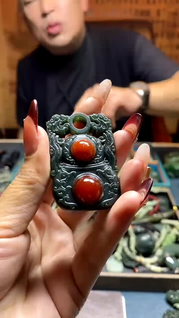 颈饰未镶嵌和田玉拍一发一