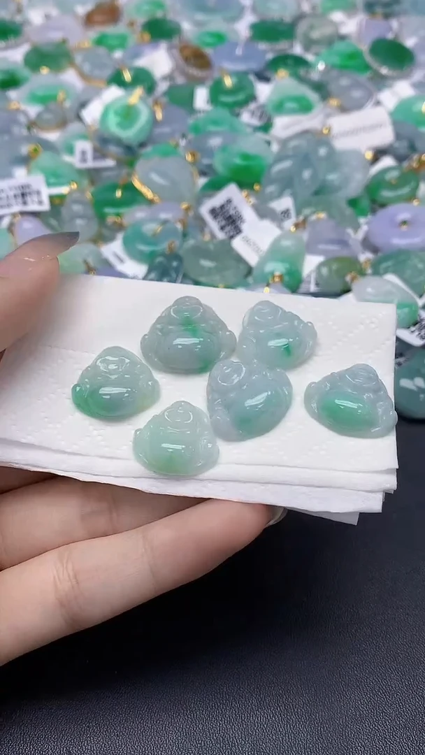 翡翠未镶嵌颈饰天然缅甸a货翡翠随机发一