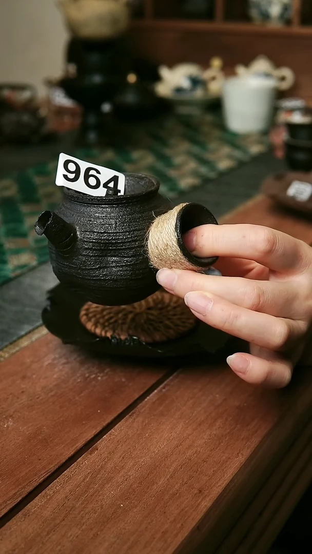 紫砂全手工黑色系列-140毫升茶壶
