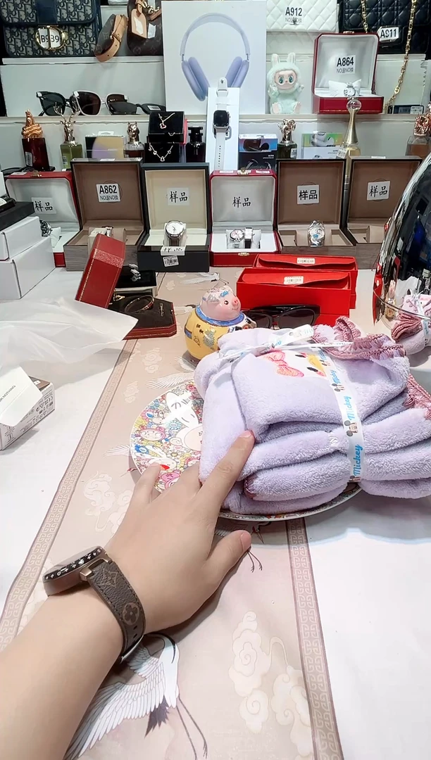 瓷片瓷器 库房到期 全部地板价@@1