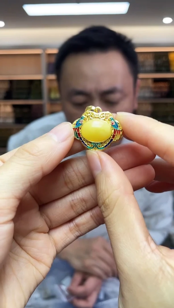 【闪购商品】蜜蜡裸石未镶嵌多样性发一件