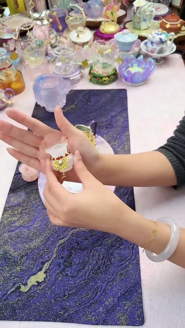 75心缘堂 白色琉璃盖置