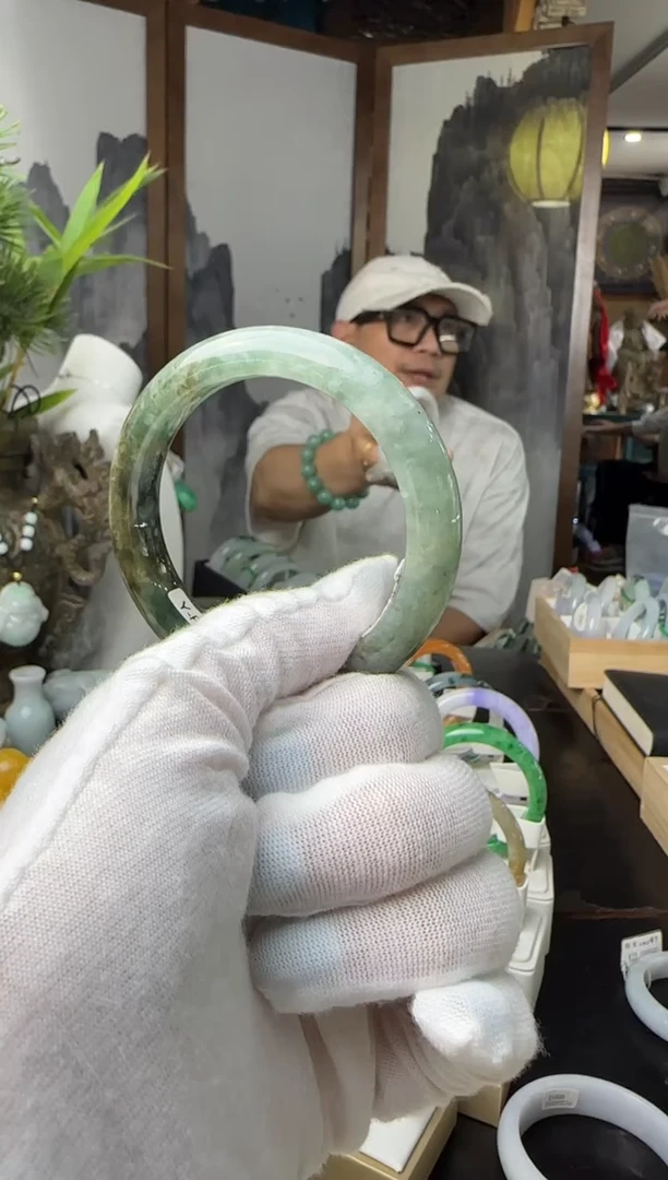 翡翠手镯未镶嵌手镯51.5