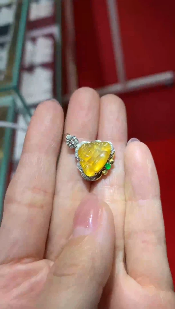 颈饰18K金镶嵌翡翠|不退不换