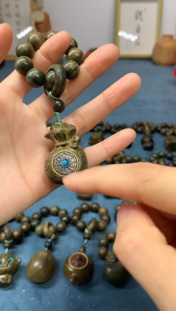 【闪购商品】维腊木（绿檀）把件赚钱袋 盘玩件