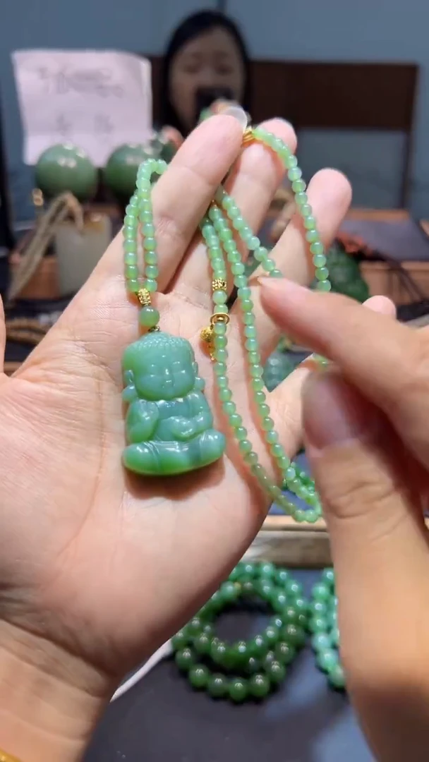 颈饰未镶嵌和田玉（碧玉）1