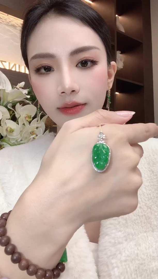 吊坠(不含链)18K金镶嵌翡翠A35