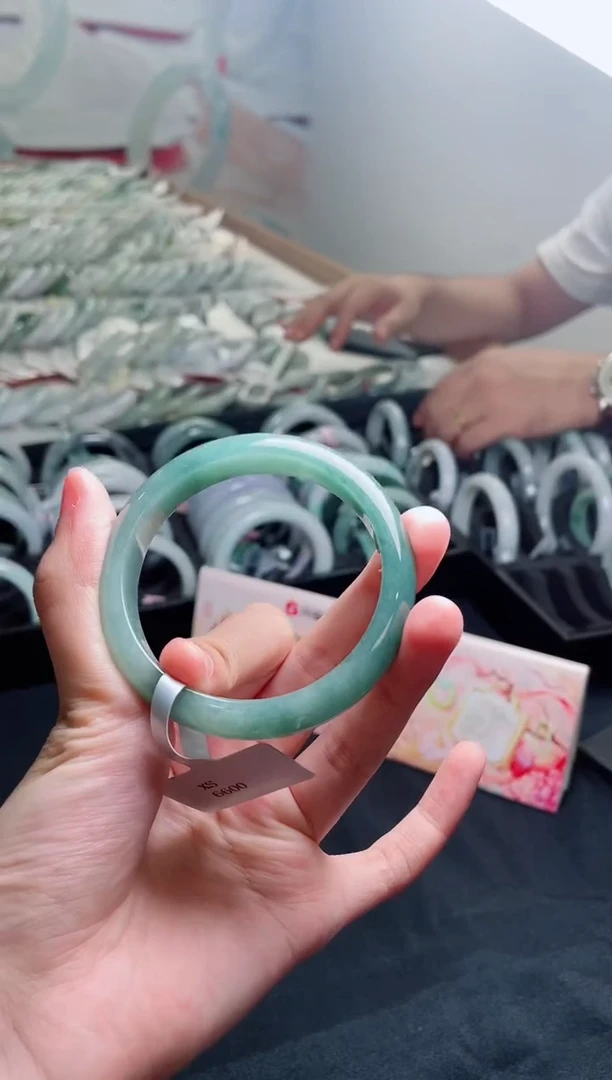 未镶嵌手镯翡翠翡翠手镯 5354