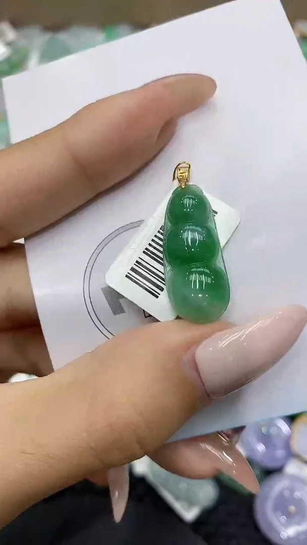 颈饰18K金镶嵌翡翠111111111111