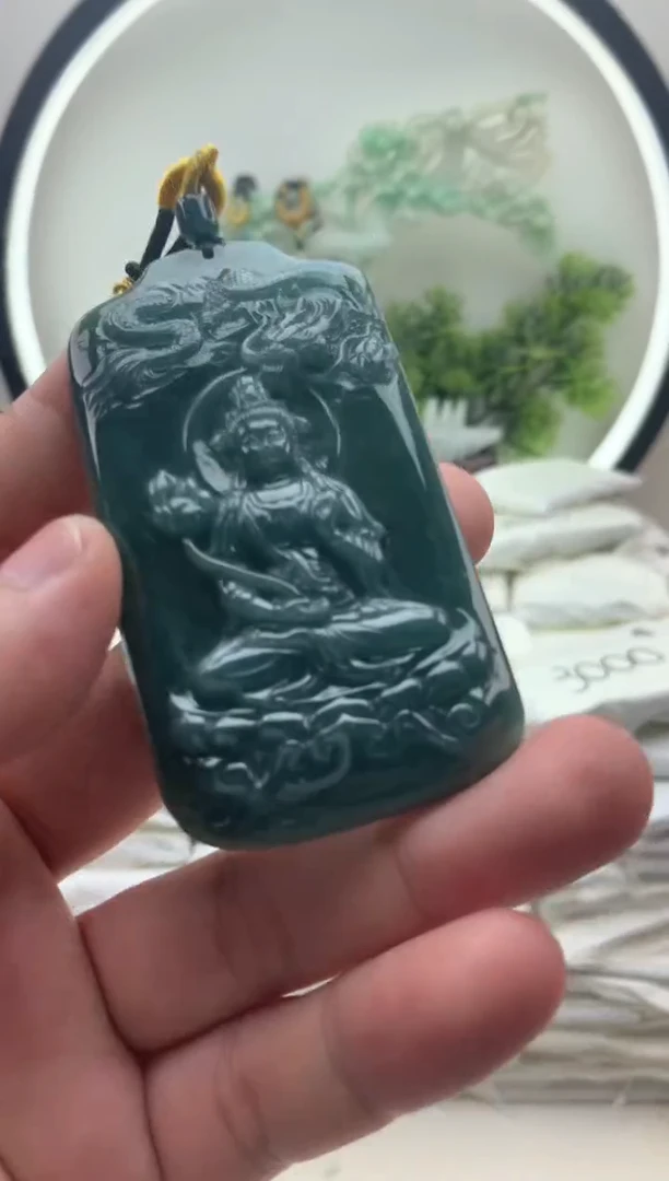 颈饰未镶嵌翡翠大势至