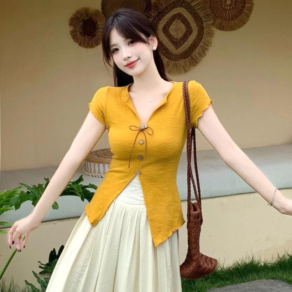 多巴胺黄色V领短袖t恤女夏2025新款纯欲开叉修身显瘦上衣减龄小衫