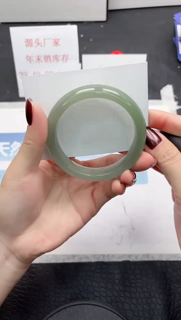 【闪购商品】石英质玉手镯未镶嵌10-58