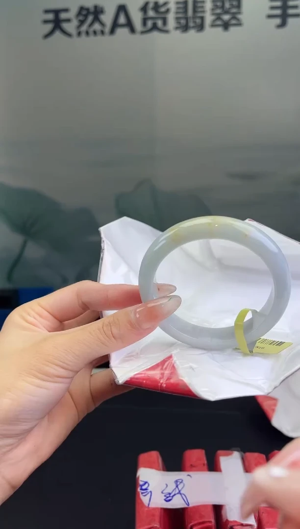 翡翠手镯未镶嵌 翡翠手镯