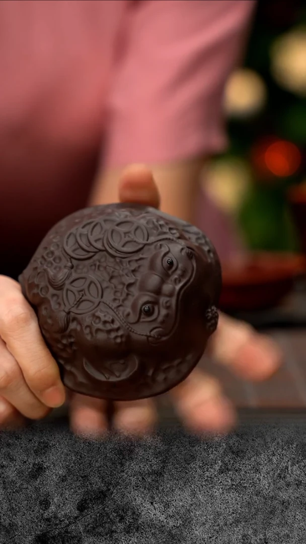 紫泥金蟾紫砂杯 八即是美