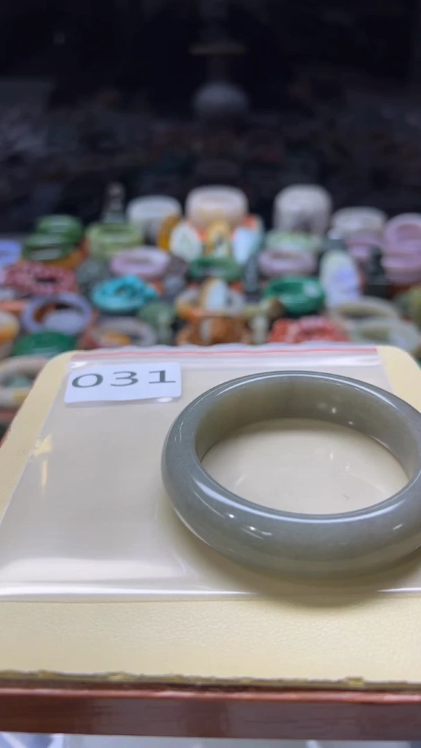 【闪购商品】石英质玉手镯未镶嵌031