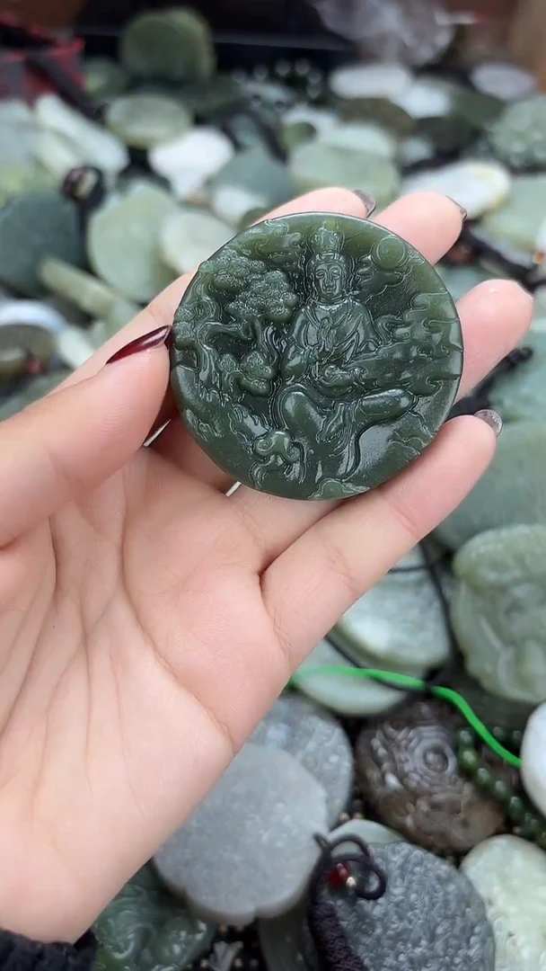 颈饰未镶嵌和田玉1