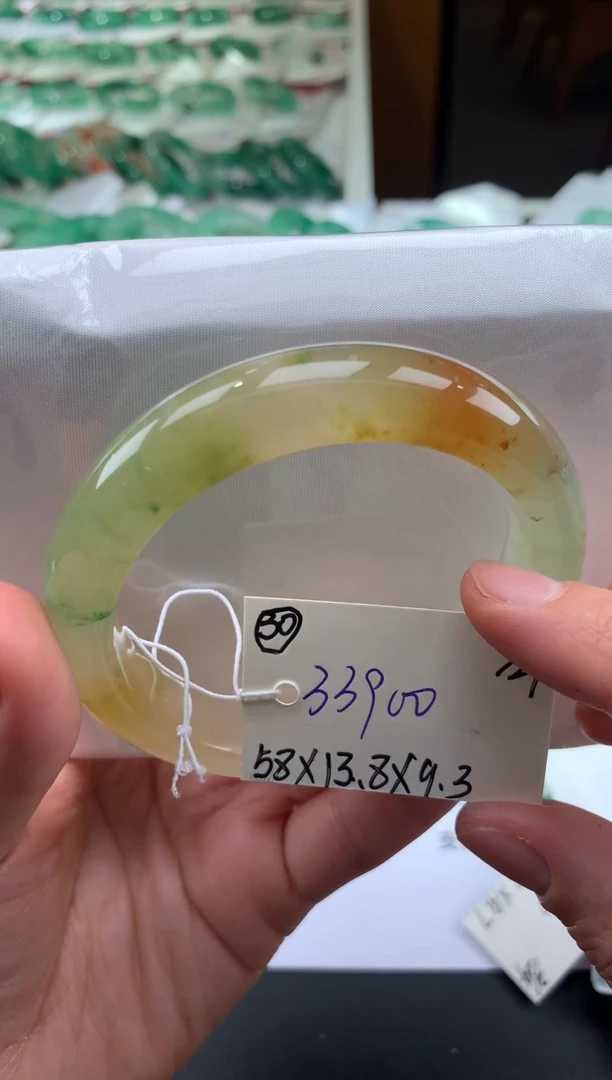 【闪购商品】石英质玉手镯未镶嵌拍下联系小耳机看购买须知！！！