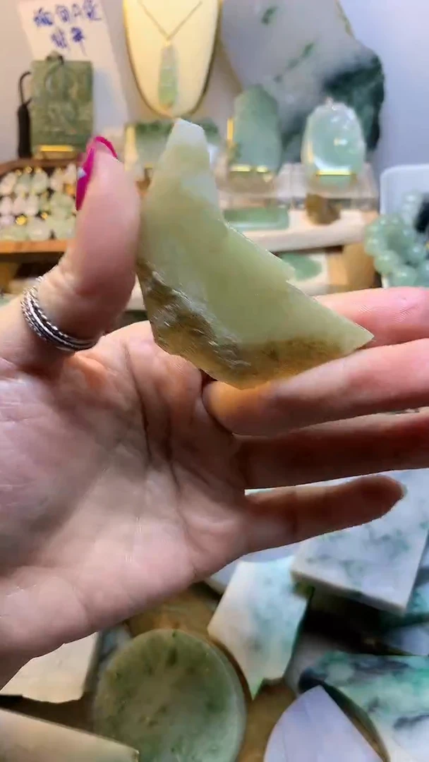 未镶嵌挂件翡翠缅甸A货翡翠,没有运费险,有纹有裂