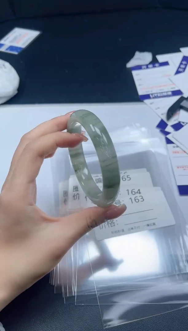 未镶嵌手镯石英质玉0163-62