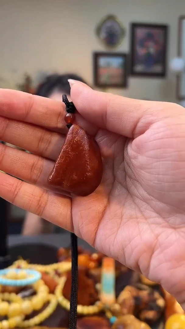 琥珀颈饰未镶嵌吊坠