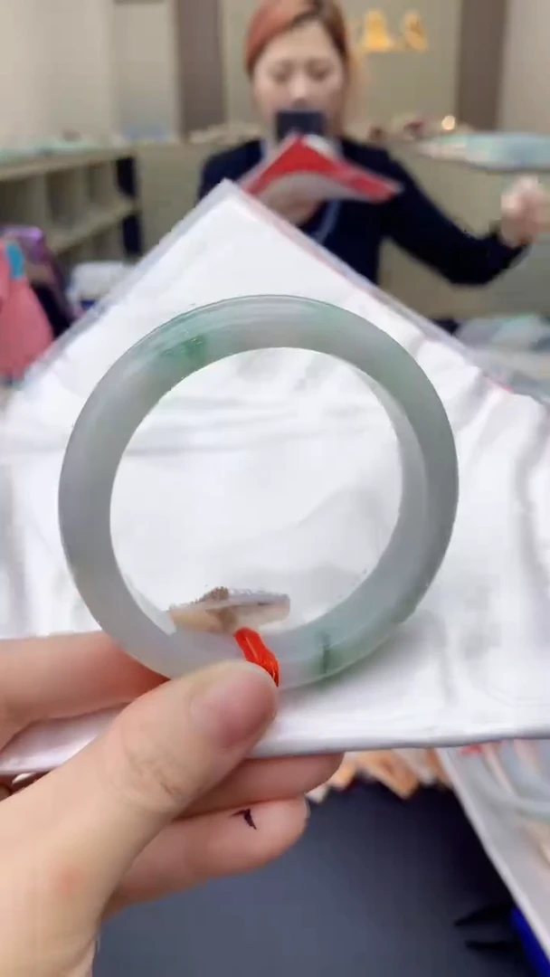 【闪购商品】翡翠手镯未镶嵌1052099002