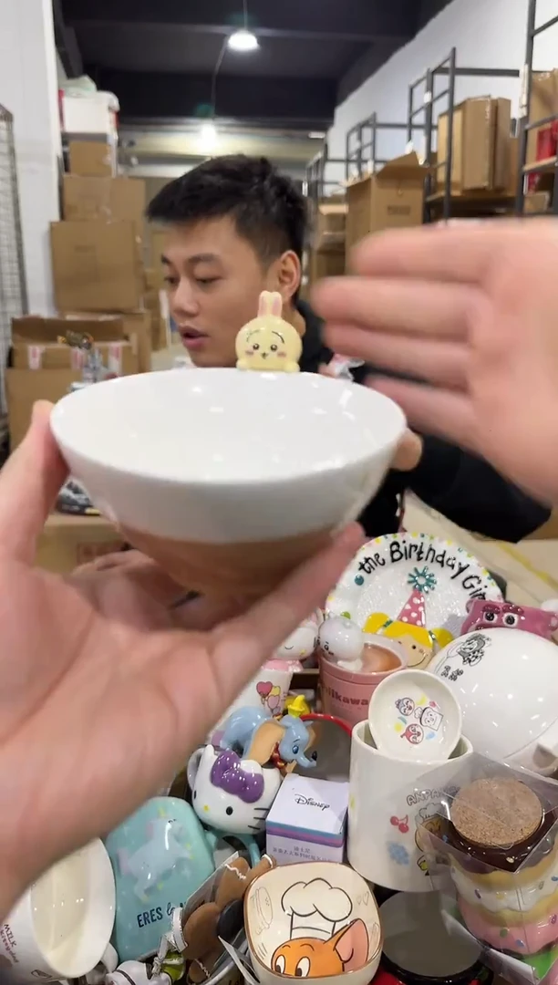 瓷片乌萨奇公仔碗