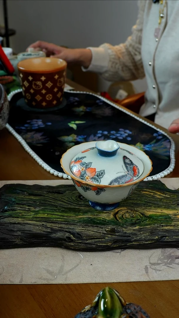 茶瓷物语描银盖碗