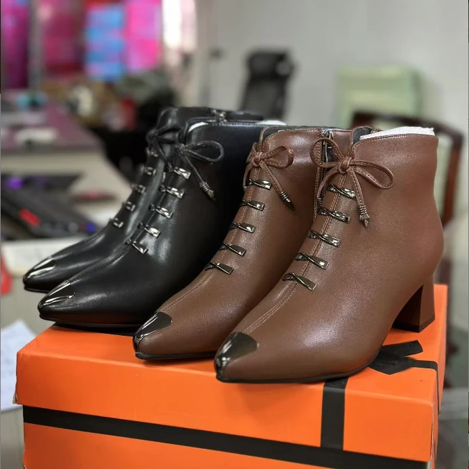 真皮时装靴女尖头时尚百搭高跟短靴591