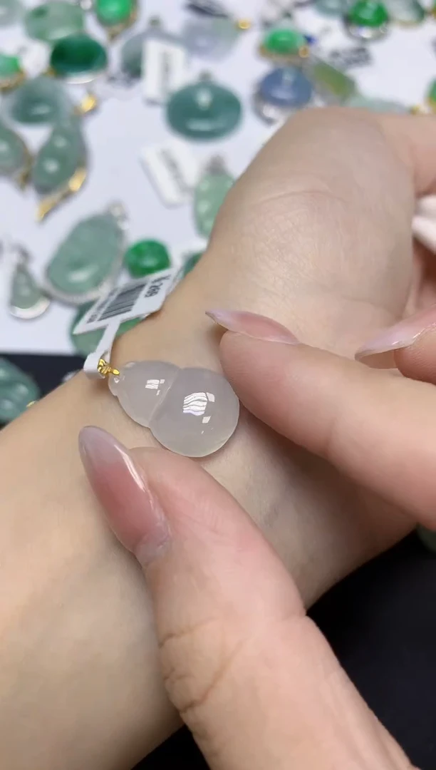 颈饰18K金镶嵌翡翠天然缅甸翡翠A货百元以上9元证书费自理