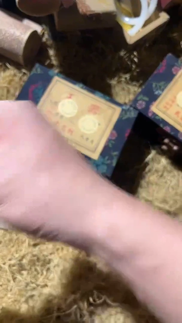 木1个开封花朵小盒子
