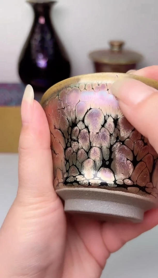 【闪购商品】茶盏春申阁福利1只，微微瑕冠军