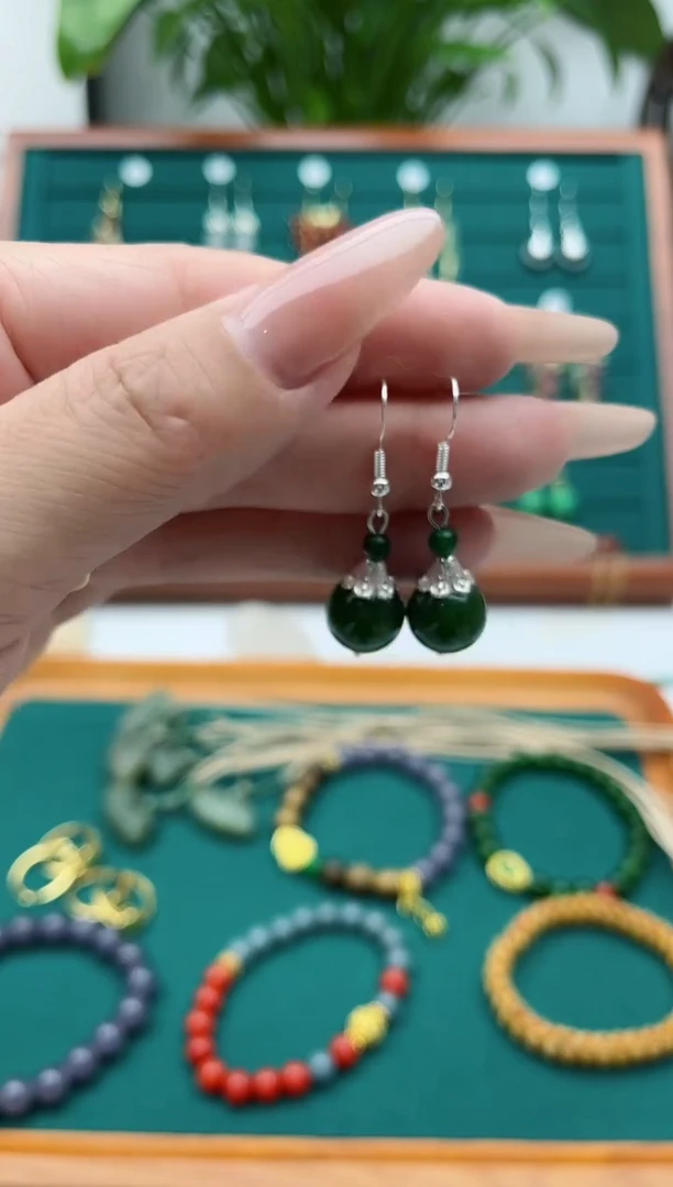 【闪购商品】玛瑙/玉髓耳饰银S925镶嵌8802绿