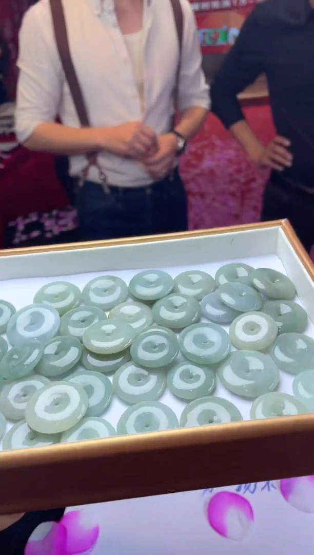 【闪购商品】翡翠颈饰未镶嵌平安扣-多样性发货发一件